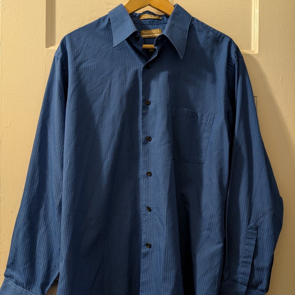 Van Heusen Fitted Blue 34/35 Button Down Long Sleeve Collared Shirt Neck 17